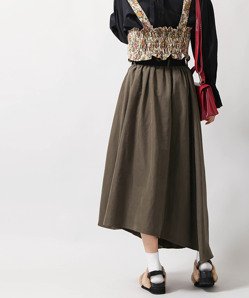 WEGO（ウィゴー）の「WEGO/ピーチサテンベルトロングスカート（スカート・レディース・ダークブラウン/ブラック/カーキ・FREE）」の6枚目の写真