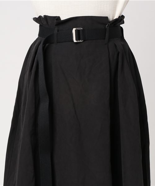 WEGO（ウィゴー）の「WEGO/ピーチサテンベルトロングスカート（スカート・レディース・ダークブラウン/ブラック/カーキ・FREE）」の13枚目の写真