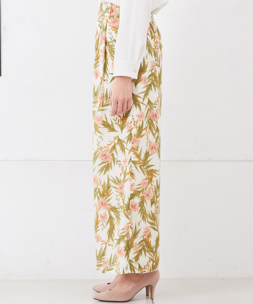 RIVE DROITE（リヴドロワ）の「レースフラワープリントワイドパンツ（その他パンツ・レディース・アイボリー/ネイビー・FREE）」の7枚目の写真