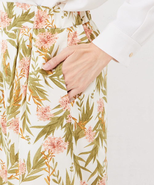 RIVE DROITE（リヴドロワ）の「レースフラワープリントワイドパンツ（その他パンツ・レディース・アイボリー/ネイビー・FREE）」の11枚目の写真