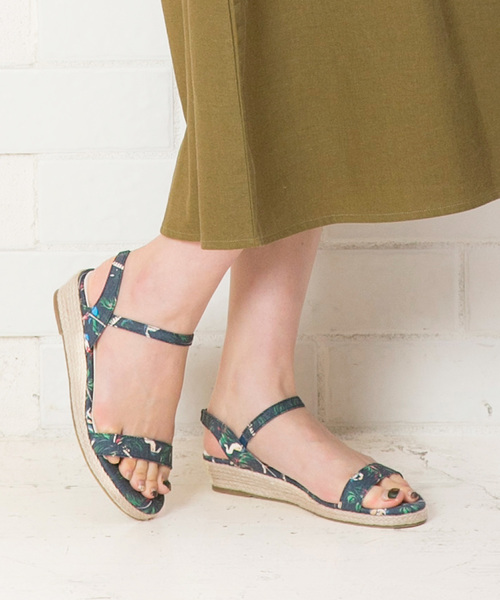 KOBE LETTUCE（コウベレタス）の「ローヒールウェッジソールジュートサンダル（サンダル・レディース・ライトベージュ/ネイビー/キャメル/ピンク/イエロー/ホワイト系その他/ブラック/シルバー系その他/パープル/その他1・L/LL/M/S）」の10枚目の写真