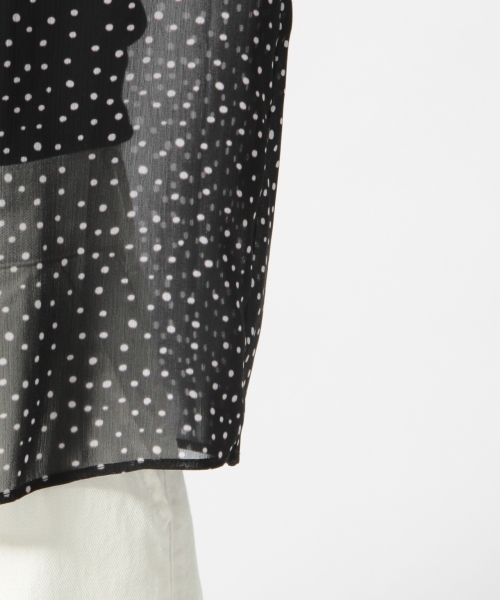 LOWRYS FARM（ローリーズファーム）の「ドットプリエリブラウス　798918（シャツ/ブラウス・レディース・オフホワイト/ブラック/ネイビー・LARGE/MEDIUM）」の7枚目の写真