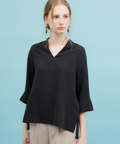 UNITED TOKYO（ユナイテッドトウキョウ）の「スキッパーネックスリットブラウス（シャツ/ブラウス・レディース・ホワイト/バーガンディー/ブラック・1）」の16枚目の写真