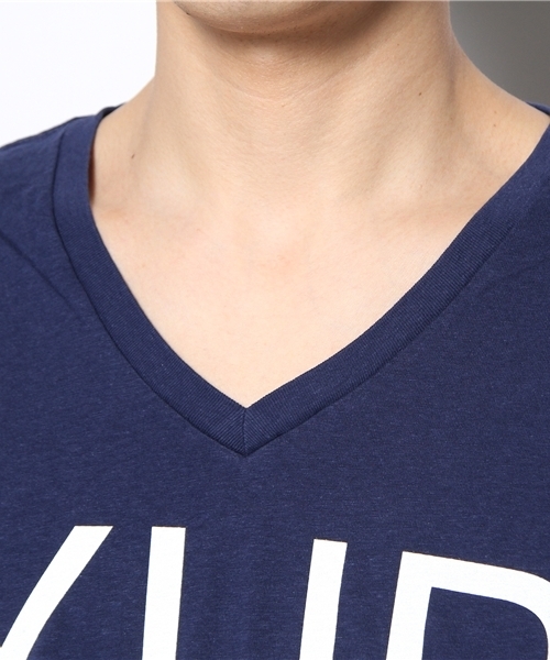 BEAUTY&YOUTH UNITED ARROWS（ビューティーアンドユースユナイテッドアローズ）の「BY YUP STAR ロゴ VネックTシャツ◆（Tシャツ/カットソー・メンズ・ホワイト/ネイビー・SMALL/MEDIUM/LARGE）」の6枚目の写真