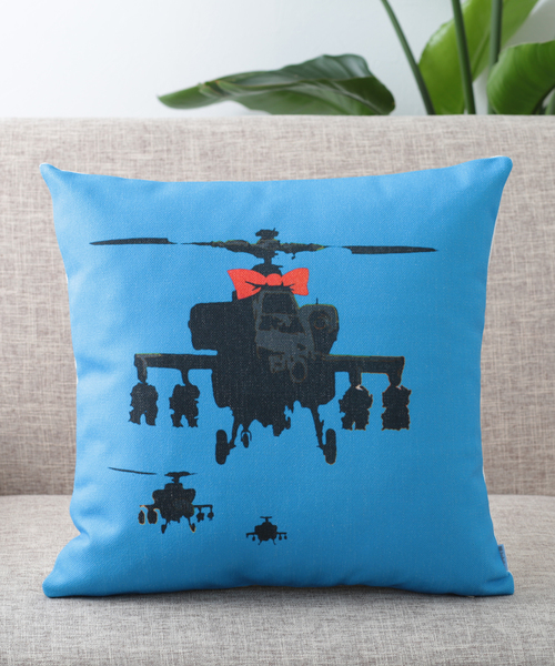 Jubilee（ジュビリー）の「バンクシーアート クッションカバー（クッション/クッションカバー・レディース・ホワイト/ブラック/グレー/レッド/イエロー/ブルー/ダークグレー/ホワイト×グリーン/ホワイト×ブラック/ブラック×ホワイト/ホワイト系その他/ブラック系その他/グレー系その他/イエロー系その他/アニマル/ホワイト系その他2/ホワイト系その他3/ホワイト系その他4/ブラック系その他2/イエロー系その他2・FREE）」の15枚目の写真