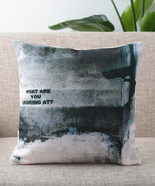 Jubilee（ジュビリー）の「バンクシーアート クッションカバー（クッション/クッションカバー・レディース・ホワイト/ブラック/グレー/レッド/イエロー/ブルー/ダークグレー/ホワイト×グリーン/ホワイト×ブラック/ブラック×ホワイト/ホワイト系その他/ブラック系その他/グレー系その他/イエロー系その他/アニマル/ホワイト系その他2/ホワイト系その他3/ホワイト系その他4/ブラック系その他2/イエロー系その他2・FREE）」の13枚目の写真