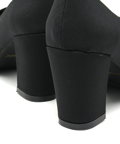 i（アイ）の「ゴムパンプス（パンプス・レディース・ホワイト/ブラック・MEDIUM/SMALL/LARGE/X-LARGE）」の3枚目の写真