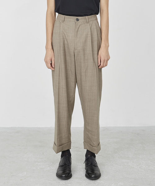 JUHA(ユハ)の「STRIPE TAPERD CROPPED PANTS(スラックス)」|ベージュ