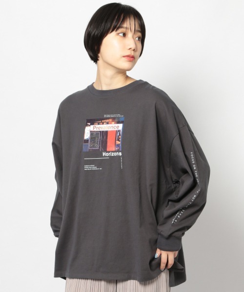 PAGEBOY（ページボーイ）の「レトロフォトロンTEE（Tシャツ/カットソー・レディース・チャコールグレー/オフホワイト・FREE）」の2枚目の写真