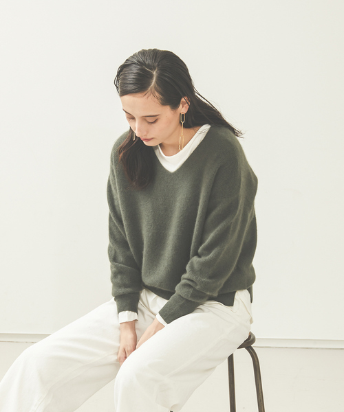 qualite（カリテ）の「ライトフェザーウール片畦ニット（ニット/セーター・レディース・ベージュ/パープル/ネイビー/カーキ・フリー）」の3枚目の写真