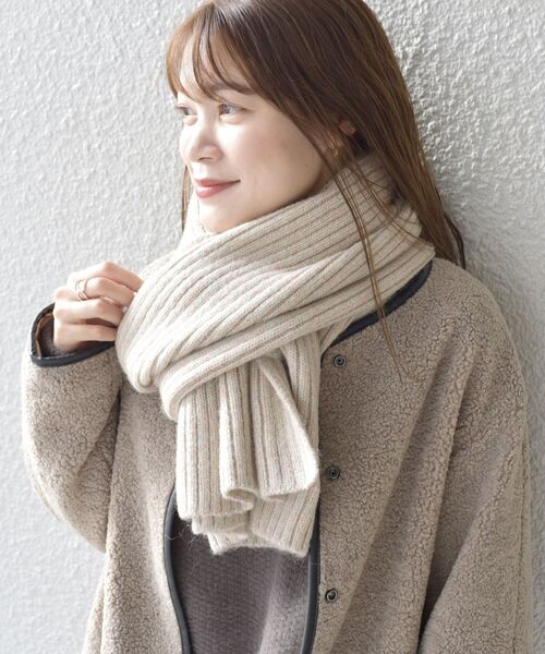 SHIPS(シップス)の「〈手洗い可能〉ミックスヤーンニットマフラー◇(マフラー・レディース・ピンク/グリーン・ONE SIZE)」の5枚目の写真