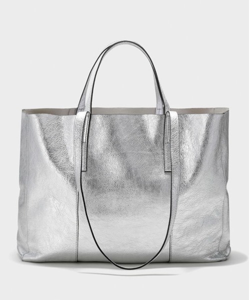 GIANNI CHIARINI トートバッグ シルバー GIANNI CHIARINI（ジャンニ キアリーニ）の「スーパーライト