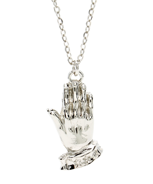 Subciety(サブサエティ)の「METAL NECKLACE -PRAYING HANDS-(ネックレス・メンズ・ブラック/シルバー/アンティークシルバー/ゴールド/アンティークゴールド・FREE)」の2枚目の写真