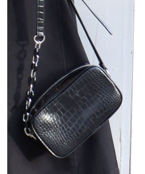 MURUA（ムルーア）の「クロコチェーンスクエアバッグ（ショルダーバッグ・レディース・ブラック/アイボリー・FREE）」の6枚目の写真