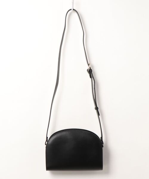 A.P.C.(アーペーセー)の「SAC DEMI-LUNE(ショルダーバッグ・レディース・ブラック/ダークネイビー・ONESIZE)」の8枚目の写真