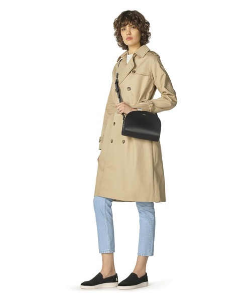 A.P.C.(アーペーセー)の「SAC DEMI-LUNE(ショルダーバッグ・レディース・ブラック/ダークネイビー・ONESIZE)」の4枚目の写真