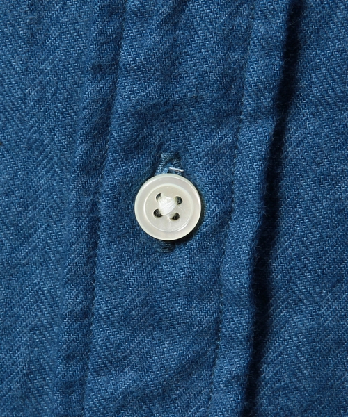 UNITED ARROWS(ユナイテッドアローズ)の「◇UAS <SHUTTLE NOTES(シャトルノーツ)>ヘリンボーン ネル ボタンダウンシャツ◆(シャツ/ブラウス・メンズ・ネイビー・MEDIUM/SMALL/LARGE/X-LARGE/X-SMALL)」の9枚目の写真
