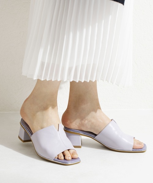 HIMIKO（ヒミコ）の「【HIMIKO】Vカットミュールサンダル/611225（サンダル・レディース・ブラック/アイボリー/ラベンダー・22.0cm/22.5cm/23.0cm/23.5cm/24.0cm/24.5cm/25.0cm）」の6枚目の写真