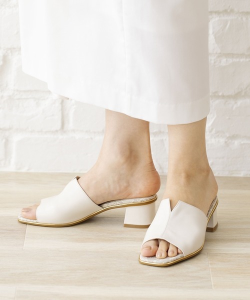 HIMIKO（ヒミコ）の「【HIMIKO】Vカットミュールサンダル/611225（サンダル・レディース・ブラック/アイボリー/ラベンダー・22.0cm/22.5cm/23.0cm/23.5cm/24.0cm/24.5cm/25.0cm）」の14枚目の写真