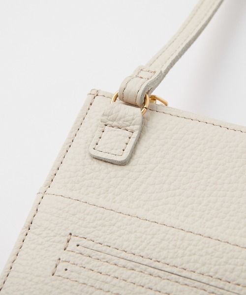 VIOLAd'ORO（ヴィオラドーロ）の「神山まりあさん着用アイテム/VIOLAd'ORO　レザースマホポシェット（ショルダーバッグ・レディース・オフホワイト/グリーン/パープル/オレンジ・FREE）」の19枚目の写真