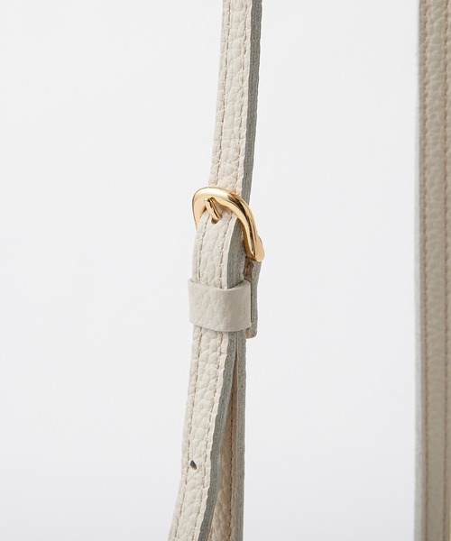 VIOLAd'ORO（ヴィオラドーロ）の「神山まりあさん着用アイテム/VIOLAd'ORO　レザースマホポシェット（ショルダーバッグ・レディース・オフホワイト/グリーン/パープル/オレンジ・FREE）」の13枚目の写真