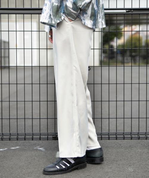 PairPair(ペアペア)の「タックワイドストレートパンツ(メンズ/リンクアイテム)(スラックス・メンズ・グレイッシュブルー/ブラック/オフホワイト/オレンジ・FREE)」の7枚目の写真