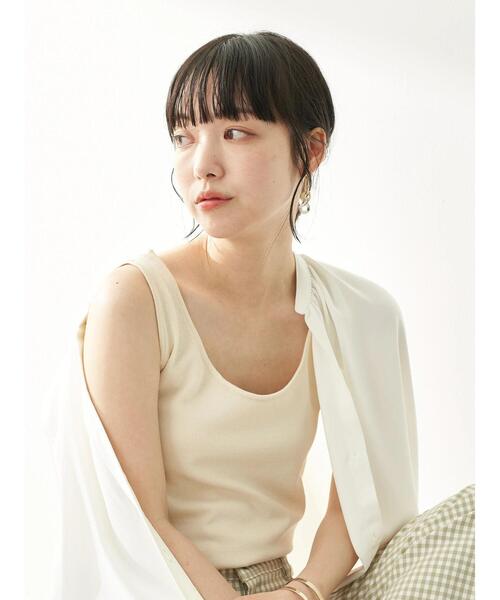 earth music&ecology（アースミュージックアンドエコロジー）の「2wayクルーネックニットタンクトップ ＊（タンクトップ・レディース・アイボリー/モカ/ピンクベージュ・M/L/S）」の4枚目の写真