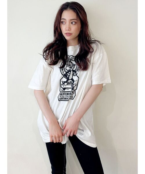 GYDA(ジェイダ)の「【WEB限定】SK8BUNNY BIG Tシャツ(Tシャツ/カットソー・レディース・ピンク/チャコールグレー/オフホワイト/ベージュ・FREE)」の2枚目の写真