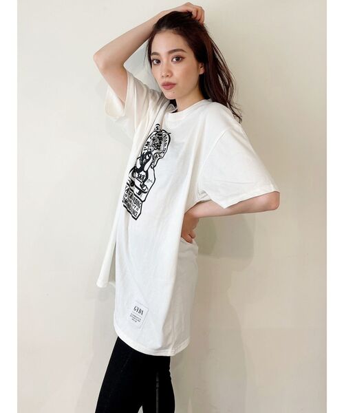 GYDA(ジェイダ)の「【WEB限定】SK8BUNNY BIG Tシャツ(Tシャツ/カットソー・レディース・ピンク/チャコールグレー/オフホワイト/ベージュ・FREE)」の7枚目の写真