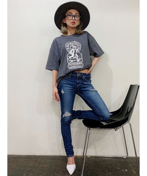 GYDA(ジェイダ)の「【WEB限定】SK8BUNNY BIG Tシャツ(Tシャツ/カットソー・レディース・ピンク/チャコールグレー/オフホワイト/ベージュ・FREE)」の11枚目の写真