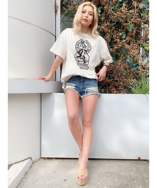 GYDA(ジェイダ)の「【WEB限定】SK8BUNNY BIG Tシャツ(Tシャツ/カットソー・レディース・ピンク/チャコールグレー/オフホワイト/ベージュ・FREE)」の13枚目の写真