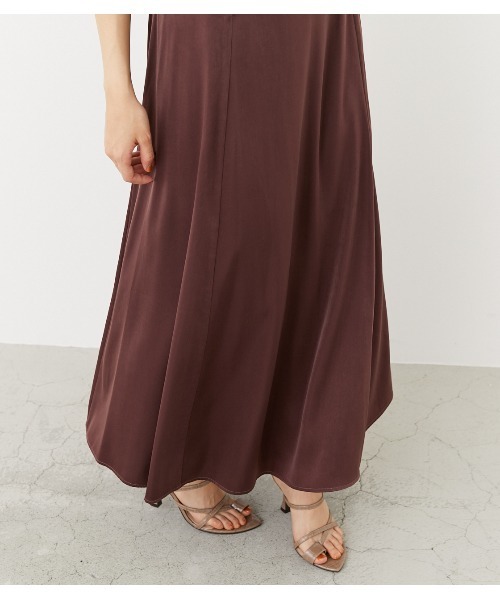 rienda（リエンダ）の「サテンキャミソールワンピース（ワンピース・レディース・ブラウン/グレー/グリーン/マルチ・SMALL/MEDIUM）」の20枚目の写真