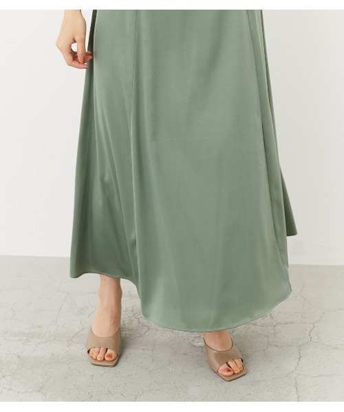 rienda（リエンダ）の「サテンキャミソールワンピース（ワンピース・レディース・ブラウン/グレー/グリーン/マルチ・SMALL/MEDIUM）」の21枚目の写真