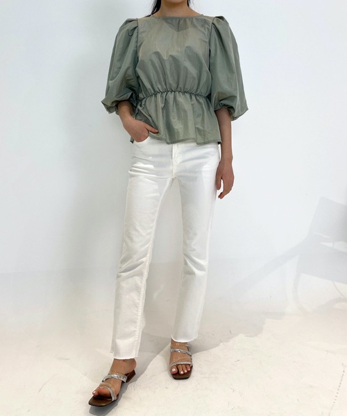 LUREM(ルアム)の「ボリュームスリーブぺプラムブラウス(シャツ/ブラウス・レディース・ブラウン/カーキ/アイボリー・FREE)」の3枚目の写真