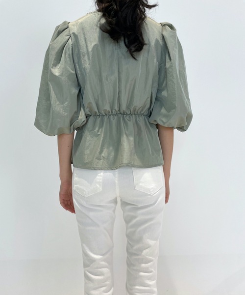 LUREM(ルアム)の「ボリュームスリーブぺプラムブラウス(シャツ/ブラウス・レディース・ブラウン/カーキ/アイボリー・FREE)」の15枚目の写真