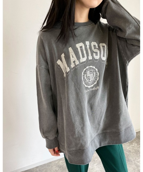 MLI'A（エムリア）の「カレッジロゴスウェットトップス（Tシャツ/カットソー・レディース・アイボリー/ベージュ/グリーン/スミクロ・M）」の7枚目の写真