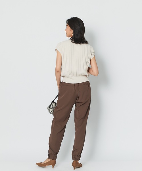 RIVE DROITE（リヴドロワ）の「オンオフ兼用でシーンを選ばず活躍　リラックスジョガーパンツ（その他パンツ・レディース・ブラック/ブラウン/レッド・FREE）」の6枚目の写真