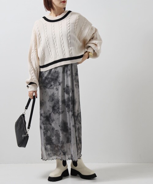 PUBLUX（パブリュクス）の「PUBLUX/パブリュクス 厚底チェルシーブーツ　トラックソールサイドゴアブーツ◇（ブーツ・レディース・ブラック/アイボリー・23cm/23.5cm/24cm/24.5cm）」の5枚目の写真