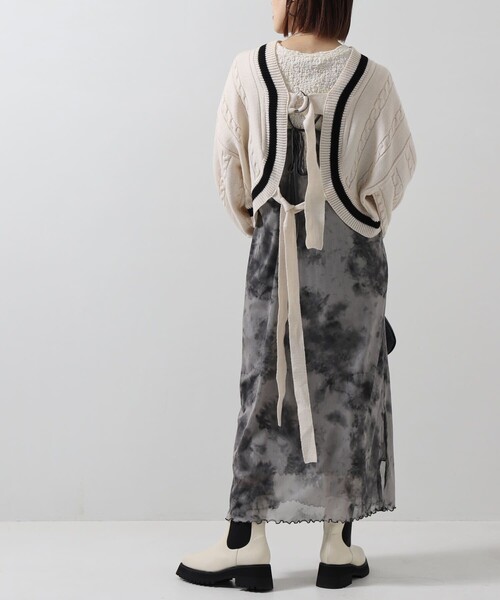 PUBLUX（パブリュクス）の「PUBLUX/パブリュクス 厚底チェルシーブーツ　トラックソールサイドゴアブーツ◇（ブーツ・レディース・ブラック/アイボリー・23cm/23.5cm/24cm/24.5cm）」の6枚目の写真