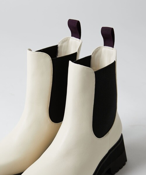 PUBLUX（パブリュクス）の「PUBLUX/パブリュクス 厚底チェルシーブーツ　トラックソールサイドゴアブーツ◇（ブーツ・レディース・ブラック/アイボリー・23cm/23.5cm/24cm/24.5cm）」の17枚目の写真