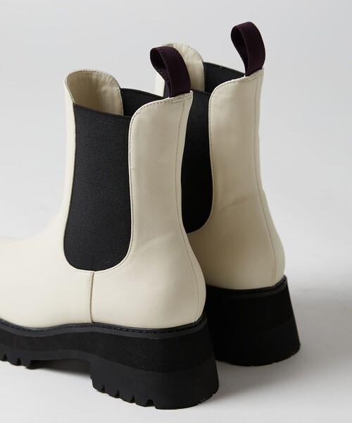PUBLUX（パブリュクス）の「PUBLUX/パブリュクス 厚底チェルシーブーツ　トラックソールサイドゴアブーツ◇（ブーツ・レディース・ブラック/アイボリー・23cm/23.5cm/24cm/24.5cm）」の20枚目の写真