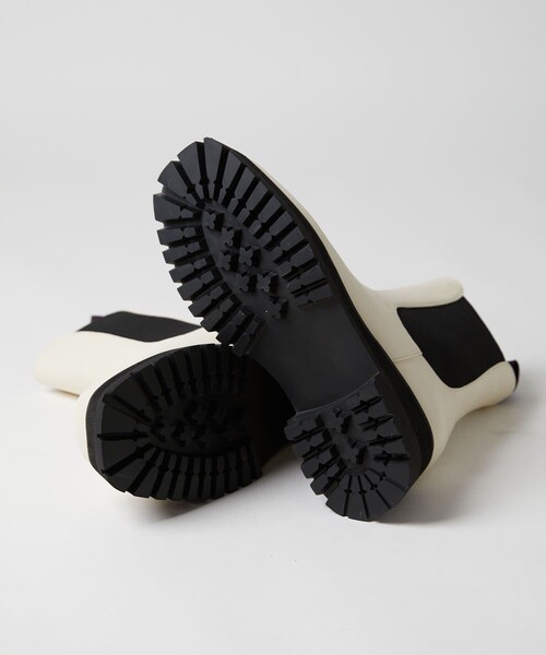 PUBLUX（パブリュクス）の「PUBLUX/パブリュクス 厚底チェルシーブーツ　トラックソールサイドゴアブーツ◇（ブーツ・レディース・ブラック/アイボリー・23cm/23.5cm/24cm/24.5cm）」の22枚目の写真