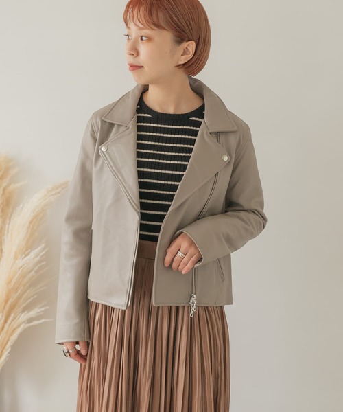 ITEMS URBANRESEARCH(アイテムズ アーバンリサーチ)の「ラムレザーダブルライダースジャケット(ライダースジャケット・レディース・ブラック/モカ・SMALL/MEDIUM)」の2枚目の写真
