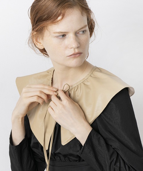 Casselini（キャセリーニ）の「Casselini(キャセリーニ)ギャザーつけ襟（付け襟・レディース・ベージュ/グレー/ブラック/アイボリー・FREE）」の13枚目の写真