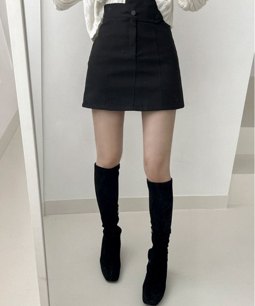 BEIDELLI（ベイデリー）の「[BELLIDE MADE] アンバランスボタンミニスカート（スカート・レディース・ブラック/ブラウン・SMALL/MEDIUM）」の7枚目の写真