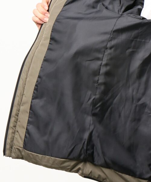 NICOLE white（ニコルホワイト）の「異素材使いショートダウンジャケット（ダウンジャケット/コート・レディース・ライトグレー/ブラック/カーキ・MEDIUM/LARGE）」の4枚目の写真