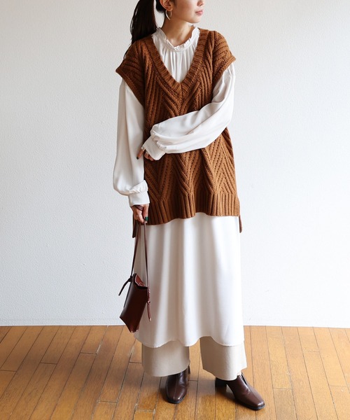 andme（アンドミー）の「とろみ素材2way長袖衿ギャザーロングワンピース（ワンピース・レディース・チャコールグレー/ブラック/ダークグリーン/オフホワイト/テラコッタ・M）」の2枚目の写真