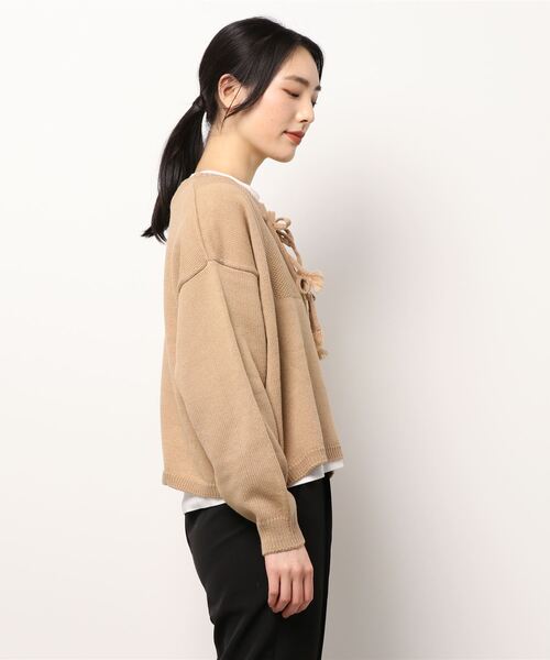 Samansa Mos2（サマンサ モスモス）の「リボン前後着ニットカーディガン（カーディガン/ボレロ・レディース・ブラック/ベージュ/レッド/キナリ・ﾌﾘ-）」の5枚目の写真