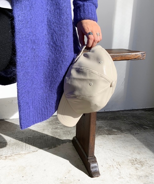 COMMON WARE(コモンウェアー)の「Aurelia フェイクレザーキャップ(キャップ・レディース・ブラック/ベージュ/ブラウン/アイボリー・FREE)」の4枚目の写真
