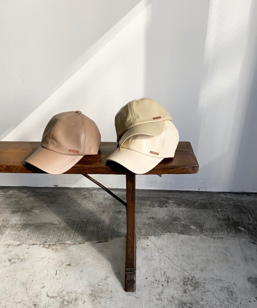 COMMON WARE(コモンウェアー)の「Aurelia フェイクレザーキャップ(キャップ・レディース・ブラック/ベージュ/ブラウン/アイボリー・FREE)」の13枚目の写真